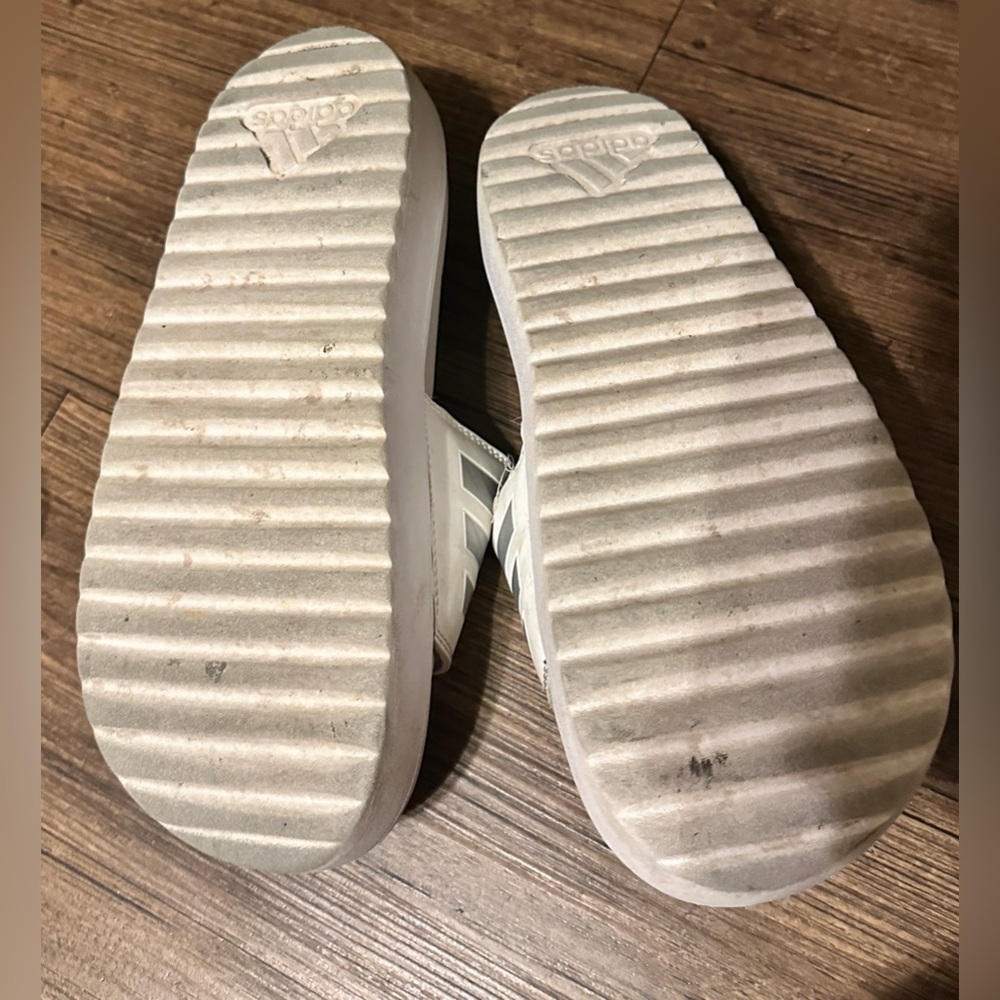 Men’s Adidas Shoes (Size 10) (Used - Sold As Is) - Picture 3 of 3